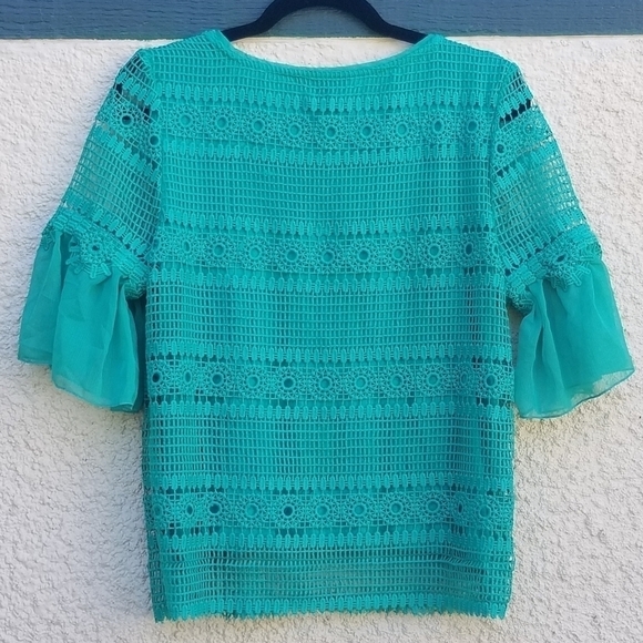 Banana Republic green woven sleeve eyelet overlay short sleeve top small - Picture 2 of 6